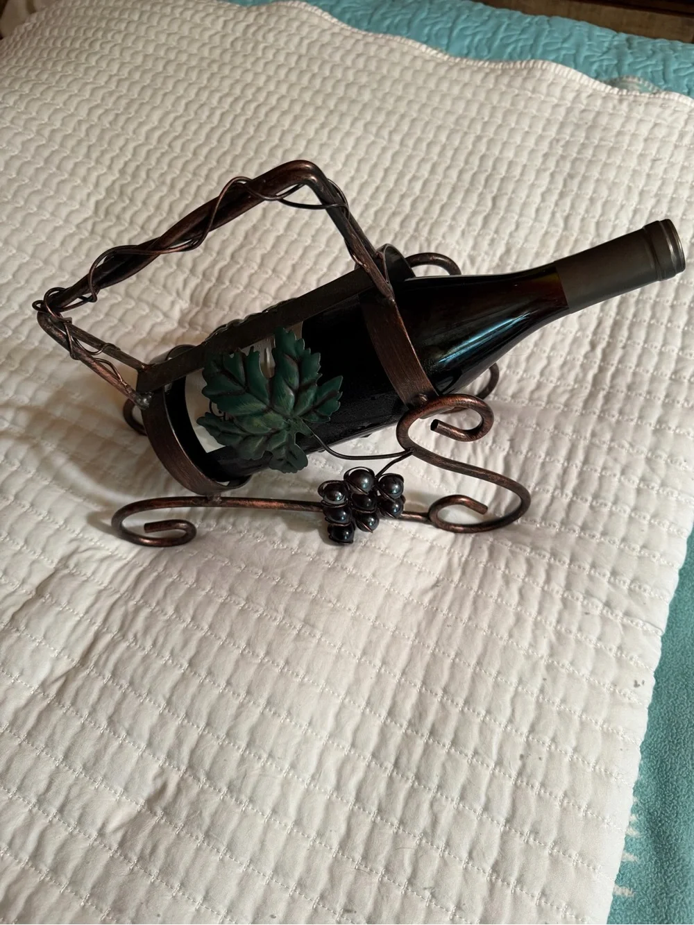 Metal Grape Vine Wine Bottle Holder - Brown